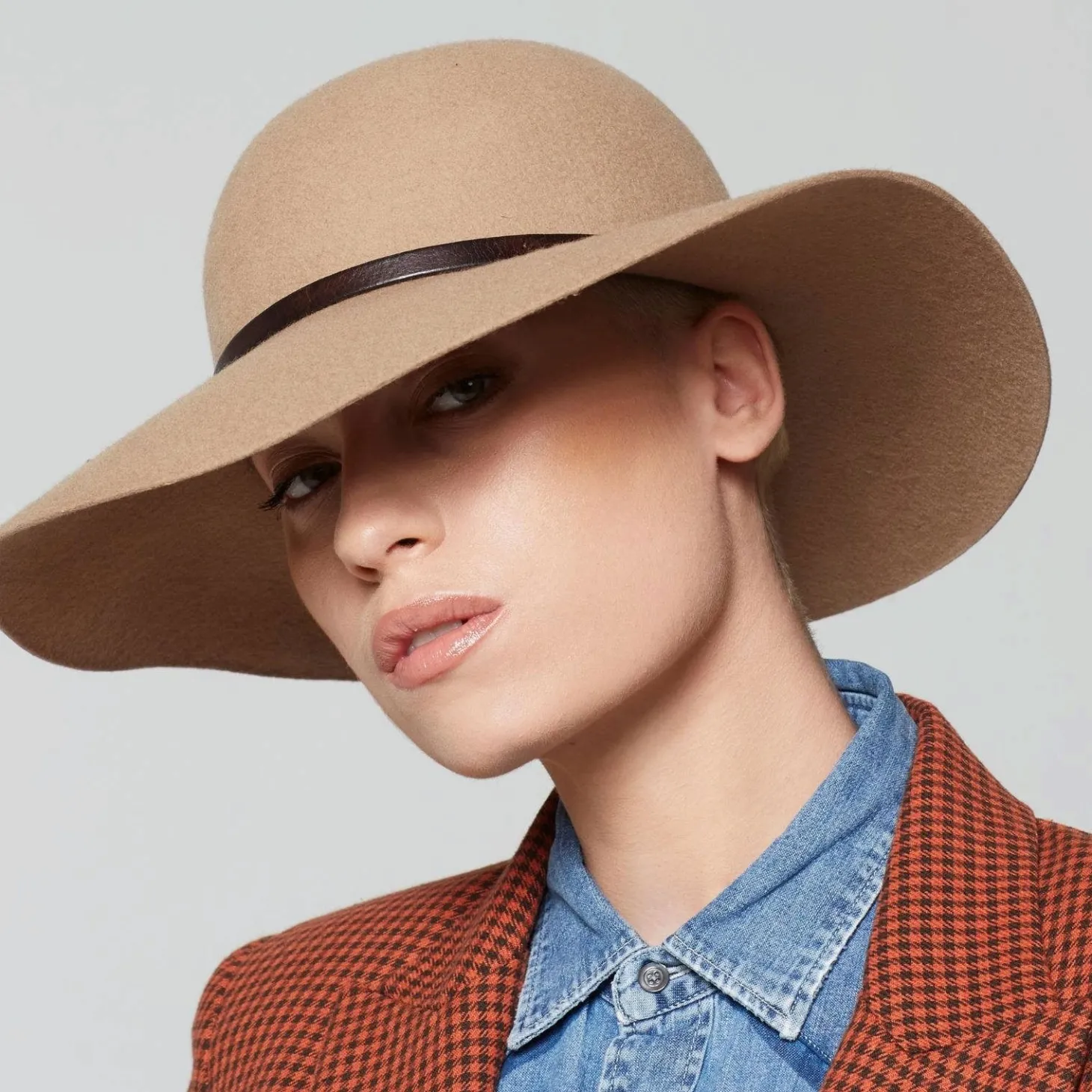 AS98 CAPPELLO AS98 E23-H04007 CAPPELLO BEIGE